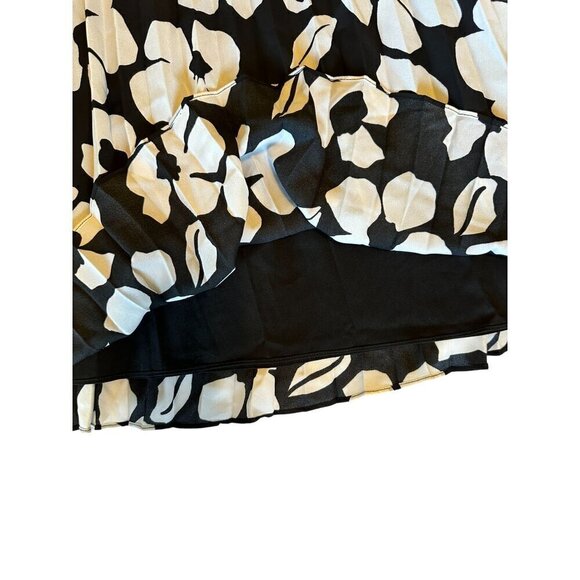 Tahari Arthur S. Levine Women's Pleated Skirt Sz 18 Black White Lined Floral NEW - Picture 12 of 14